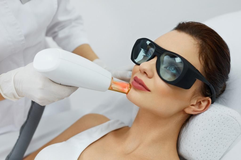 SKIN RESURFACING WITH LASER